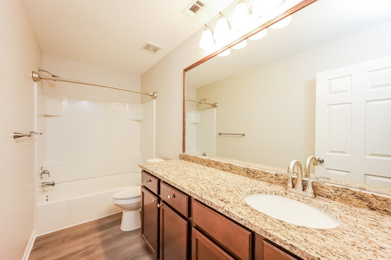 1,885/Mo, 11543 Luckey Ledge San Antonio, TX 78252 Bathroom View