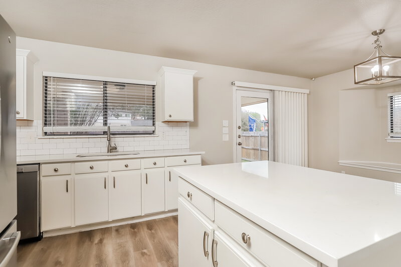 1,750/Mo, 9124 Gambier Dr San Antonio, TX 78250 Kitchen View 3