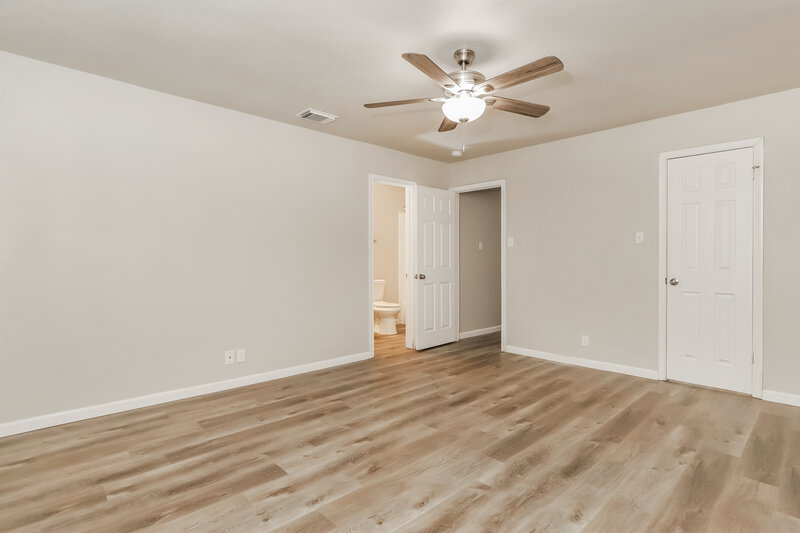 1,750/Mo, 9124 Gambier Dr San Antonio, TX 78250 Main Bedroom View
