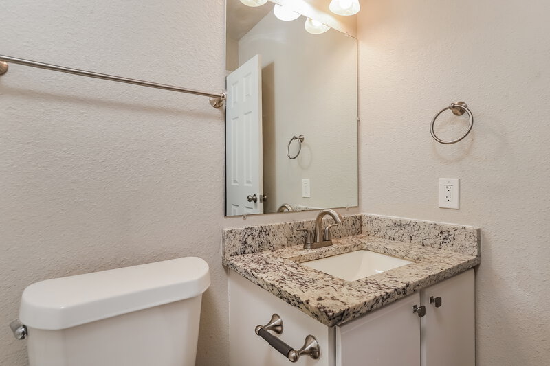 1,750/Mo, 9124 Gambier Dr San Antonio, TX 78250 Bathroom View