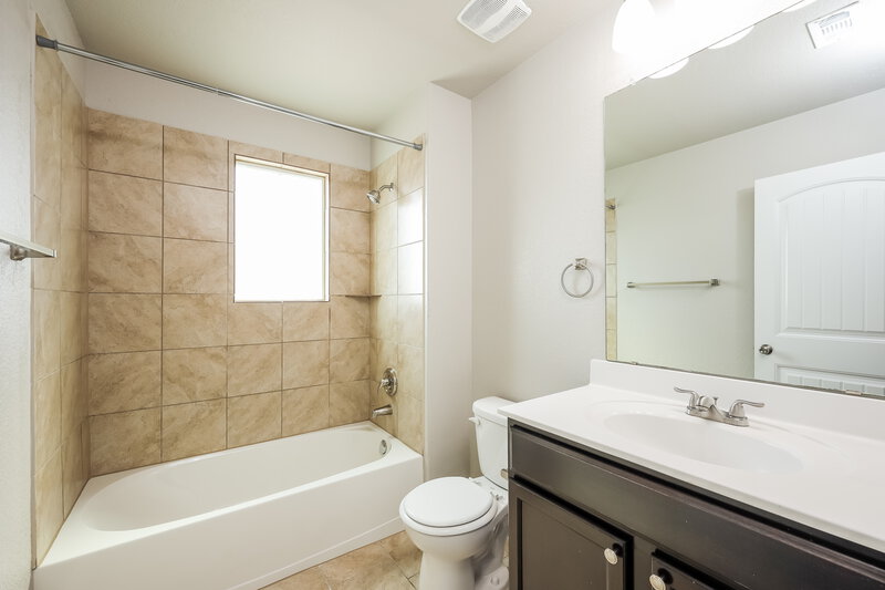 2,230/Mo, 12025 Pearl Jubilee San Antonio, TX 78245 Bathroom View