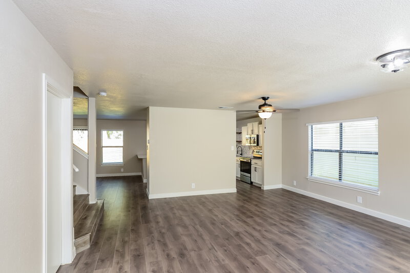 2,880/Mo, 8106 Hoovers Bnd San Antonio, TX 78250 Living Room View 2