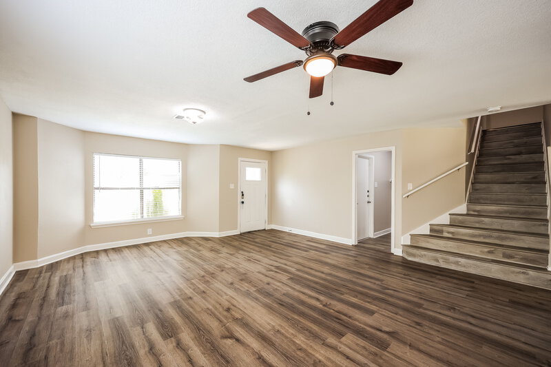 1,825/Mo, 8106 Hoovers Bnd San Antonio, TX 78250 Living Room View