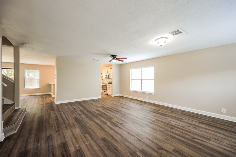 1,825/Mo, 8106 Hoovers Bnd San Antonio, TX 78250 Living Room View 2
