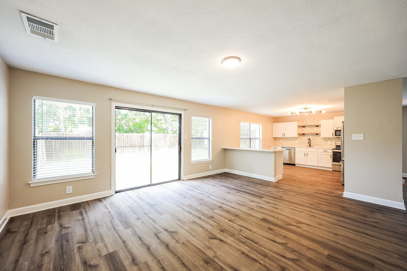 1,825/Mo, 8106 Hoovers Bnd San Antonio, TX 78250 Dining Room View