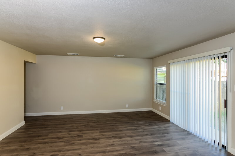 2,880/Mo, 8106 Hoovers Bnd San Antonio, TX 78250 Family Room View