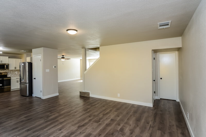 2,880/Mo, 8106 Hoovers Bnd San Antonio, TX 78250 Family Room View 2