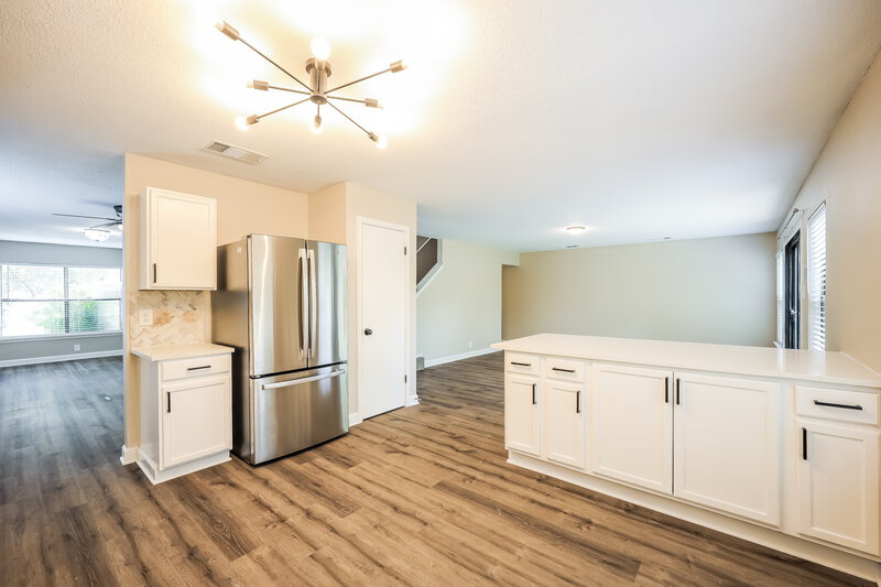 1,825/Mo, 8106 Hoovers Bnd San Antonio, TX 78250 Kitchen View 2