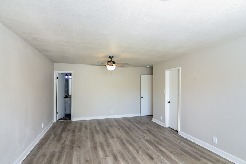 2,880/Mo, 8106 Hoovers Bnd San Antonio, TX 78250 Main Bedroom View 2