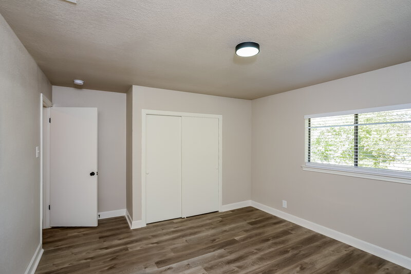 2,880/Mo, 8106 Hoovers Bnd San Antonio, TX 78250 Bedroom View 2