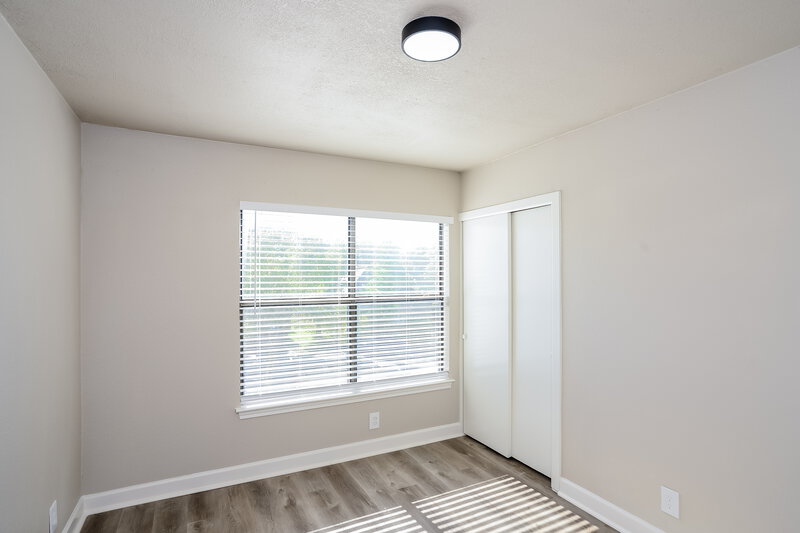 2,880/Mo, 8106 Hoovers Bnd San Antonio, TX 78250 Bedroom View 3