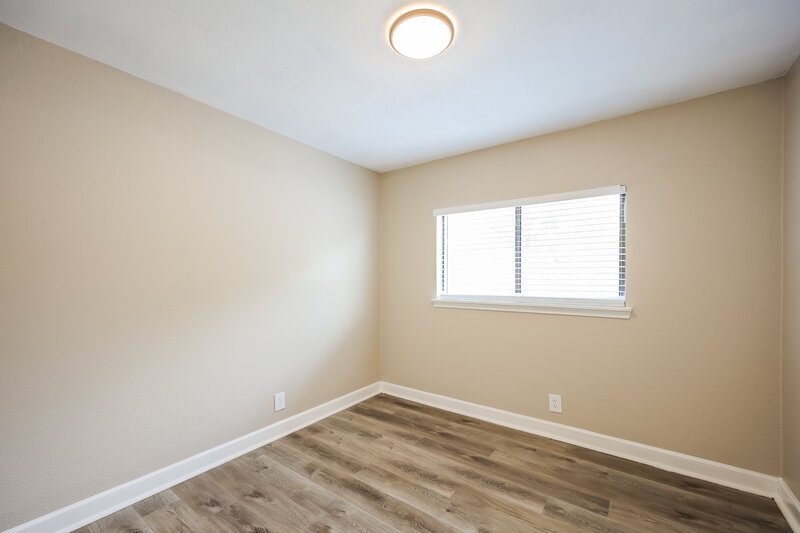 1,825/Mo, 8106 Hoovers Bnd San Antonio, TX 78250 Bedroom View 2