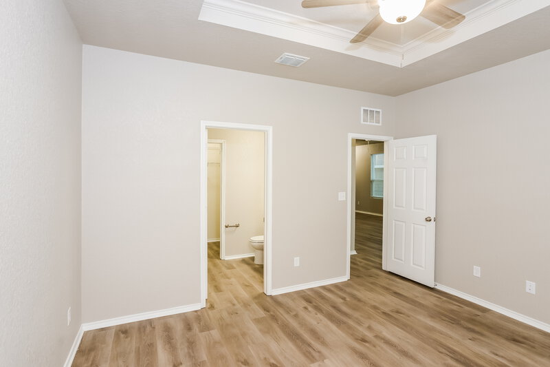 1,550/Mo, 10159 Round Rdg San Antonio, TX 78254 Main Bedroom View 2