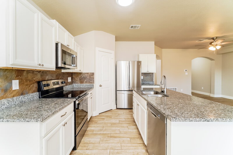 1,730/Mo, 1545 Birmingham Dr Seguin, TX 78155 Kitchen View