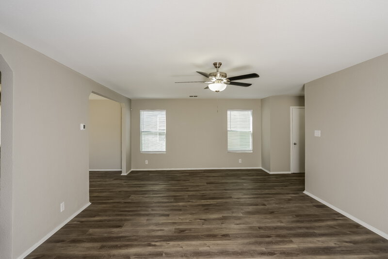 2,140/Mo, 25322 Longbranch Run San Antonio, TX 78261 Living Room View 2