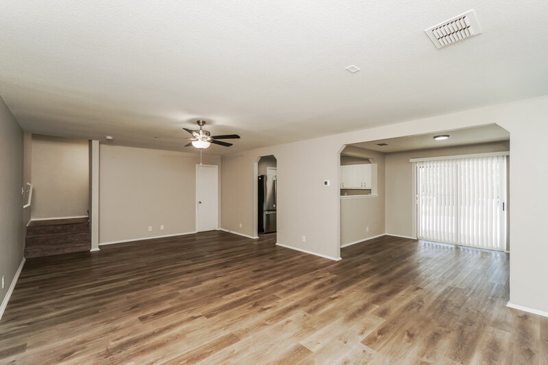 1,940/Mo, 25322 Longbranch Run San Antonio, TX 78261 Living Room View 2