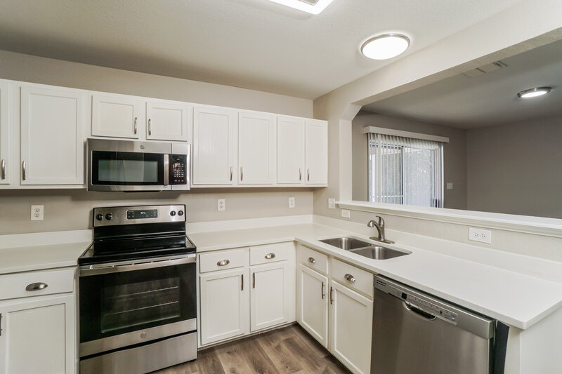 1,940/Mo, 25322 Longbranch Run San Antonio, TX 78261 Kitchen View 2