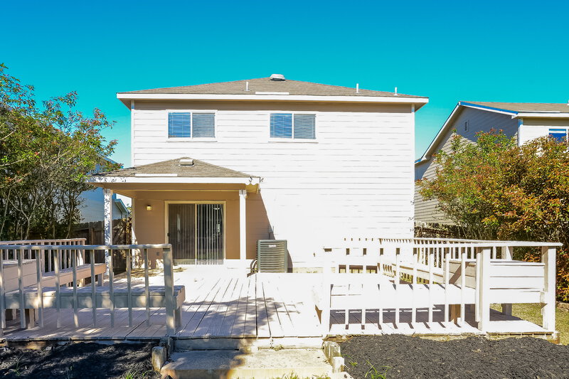 2,140/Mo, 25322 Longbranch Run San Antonio, TX 78261 Rear View