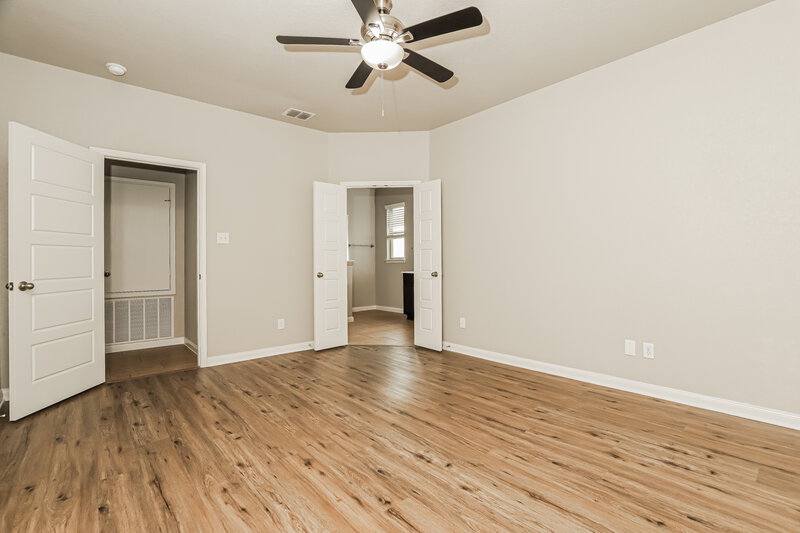 1,650/Mo, 15112 Dione Bnd San Antonio, TX 78245 Main Bedroom View 2