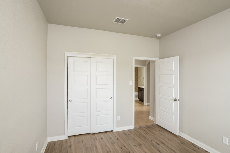 1,855/Mo, 15112 Dione Bnd San Antonio, TX 78245 Bedroom View 4