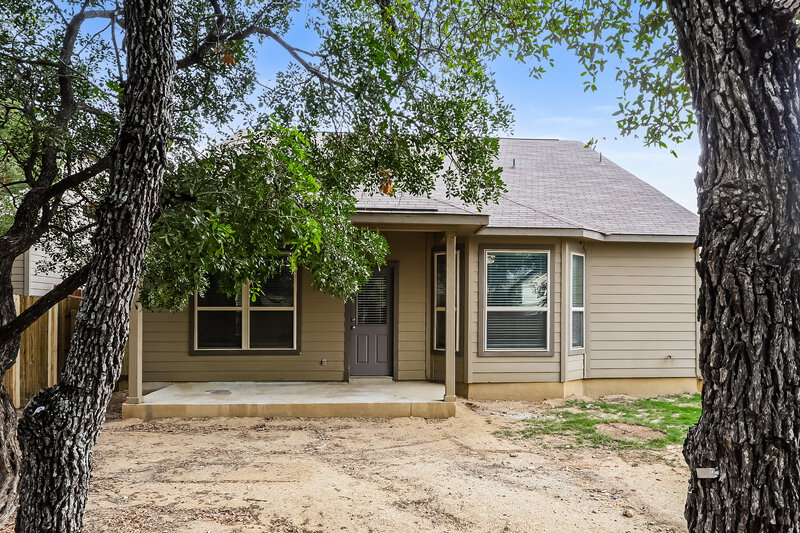 1,650/Mo, 15112 Dione Bnd San Antonio, TX 78245 Rear View 2