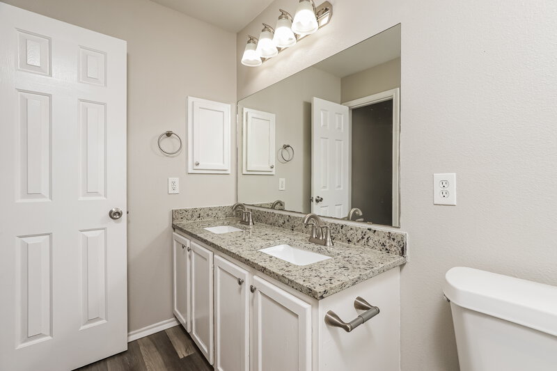 1,840/Mo, 153 N Willow Way Cibolo, TX 78108 Bathroom View