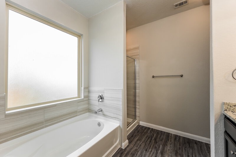 1,740/Mo, 4212 Cavendish Ct Converse, TX 78109 Main Bathroom View 2
