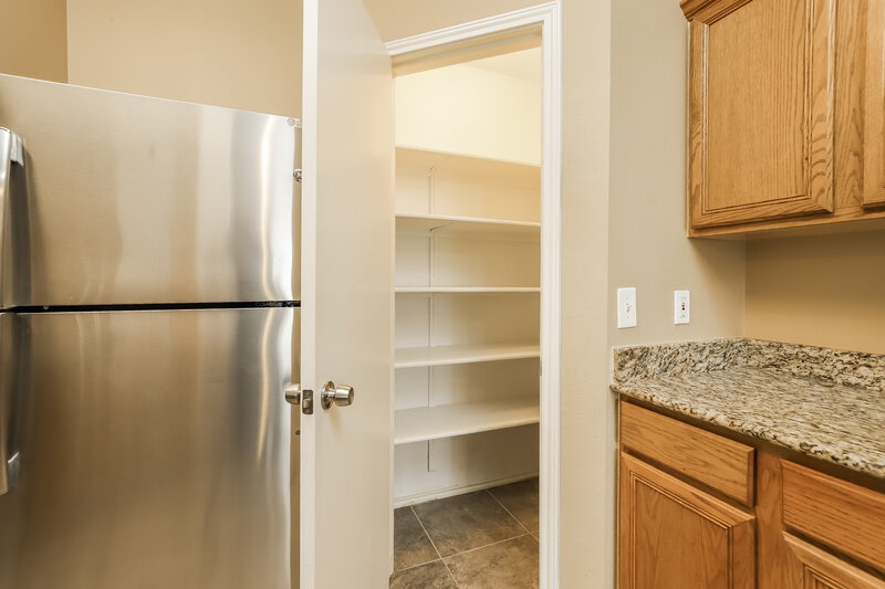 1,960/Mo, 209 Rosegate Dr Cibolo, TX 78108 Walk In Closet View