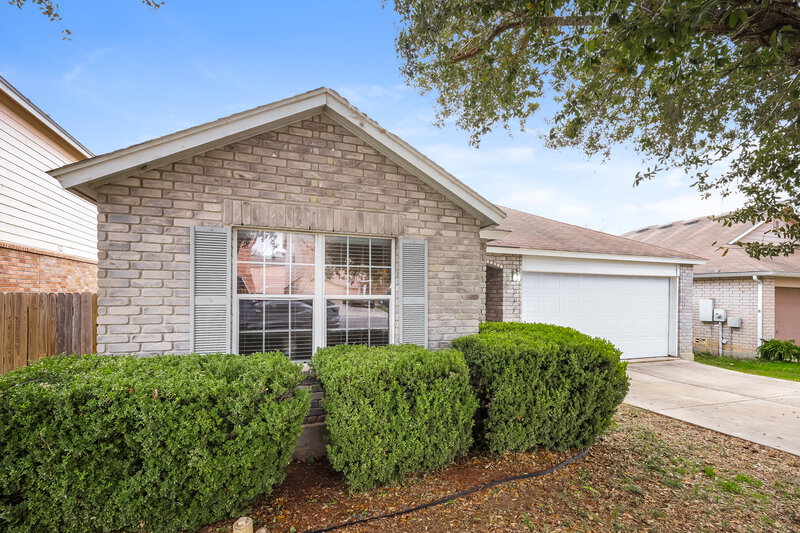 1,470/Mo, 135 Woodstone Loop Cibolo, TX 78108 Front View