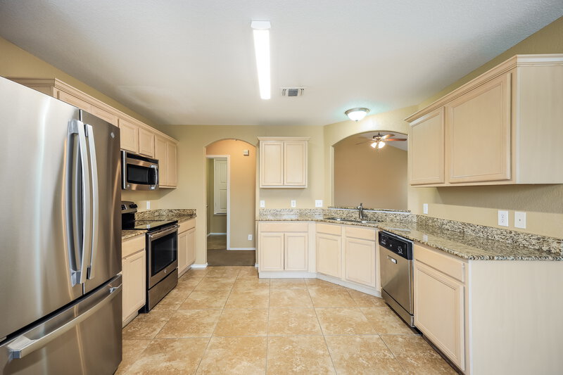 1,470/Mo, 135 Woodstone Loop Cibolo, TX 78108 Kitchen View