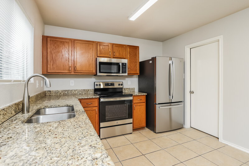 1,675/Mo, 113 Sunrise Falls Cibolo, TX 78108 Kitchen View 2