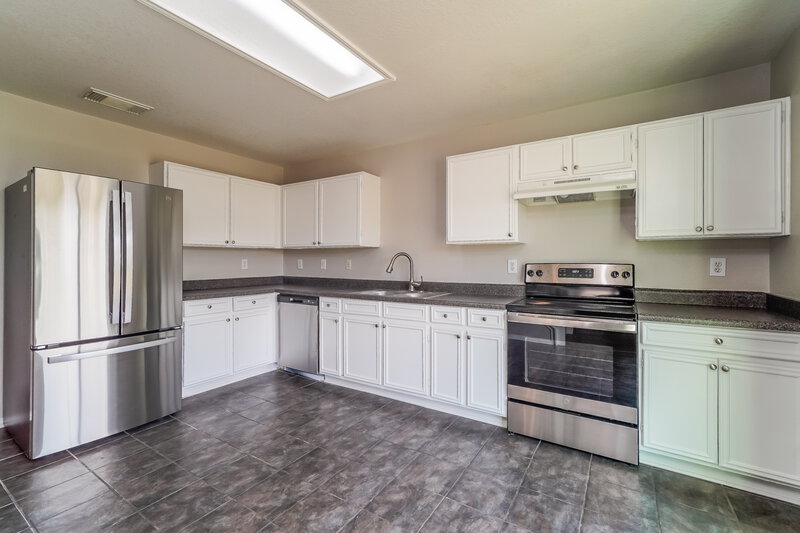 1,575/Mo, 6631 Highland Grass Converse, TX 78109 Kitchen View