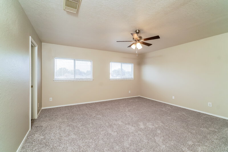 1,575/Mo, 6631 Highland Grass Converse, TX 78109 Main Bedroom View