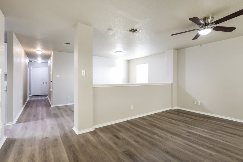 1,435/Mo, 8007 Heights Valley Converse, TX 78109 Living Room View
