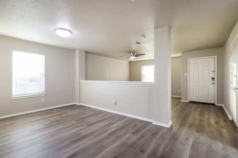 1,435/Mo, 8007 Heights Valley Converse, TX 78109 Living Room View 3