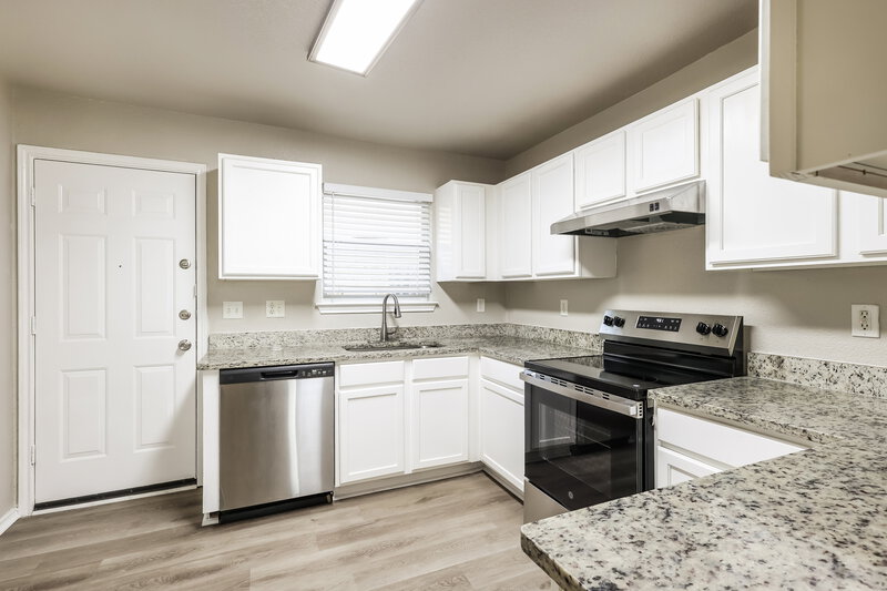 1,435/Mo, 8007 Heights Valley Converse, TX 78109 Kitchen View