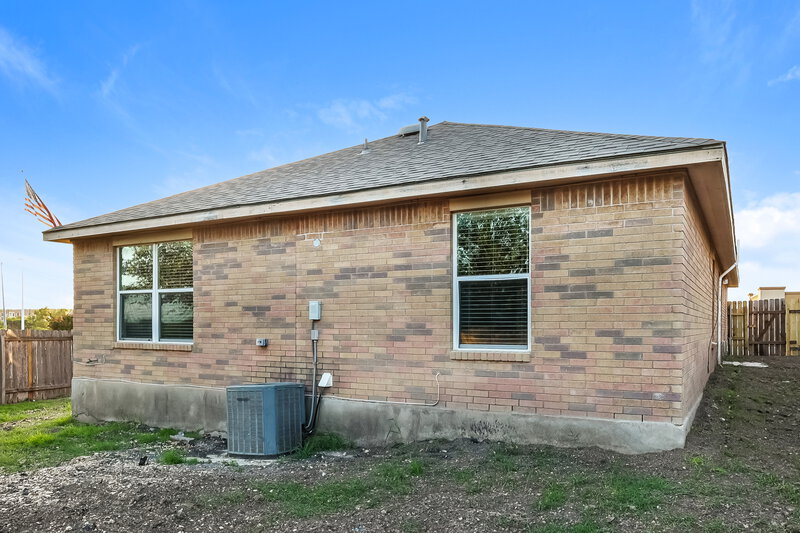 1,435/Mo, 8007 Heights Valley Converse, TX 78109 Rear View 2