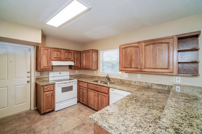 1,880/Mo, 10603 Cross Plains Converse, TX 78109 Kitchen View