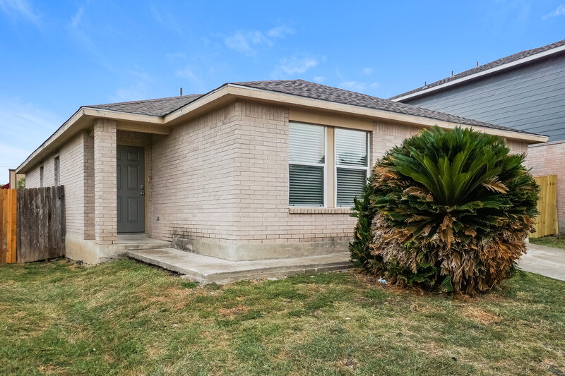 1,435/Mo, 8142 Heights Valley Converse, TX 78109 Front View