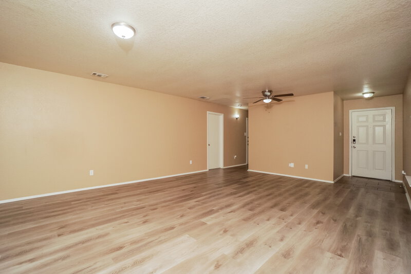 1,435/Mo, 8142 Heights Valley Converse, TX 78109 Living Room View