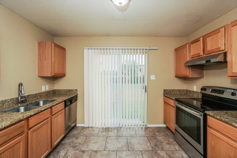 1,435/Mo, 8142 Heights Valley Converse, TX 78109 Kitchen View