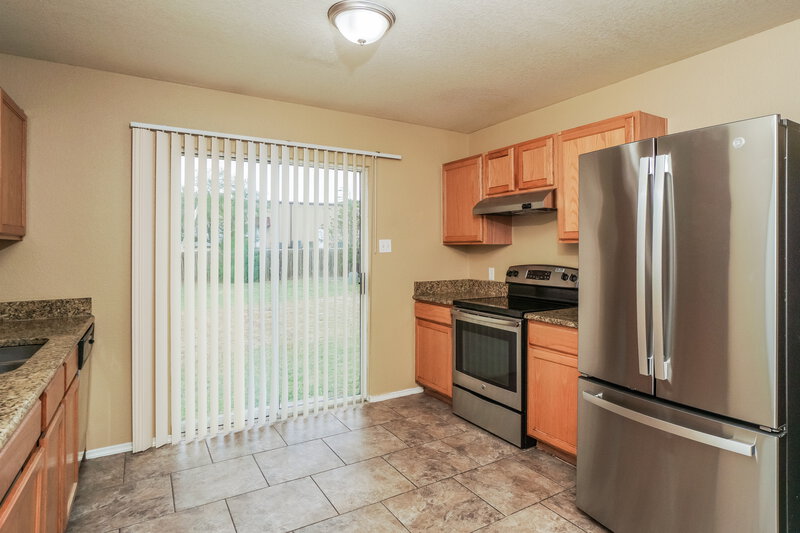 1,435/Mo, 8142 Heights Valley Converse, TX 78109 Kitchen View 2