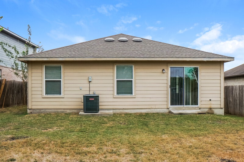 1,435/Mo, 8142 Heights Valley Converse, TX 78109 Rear View