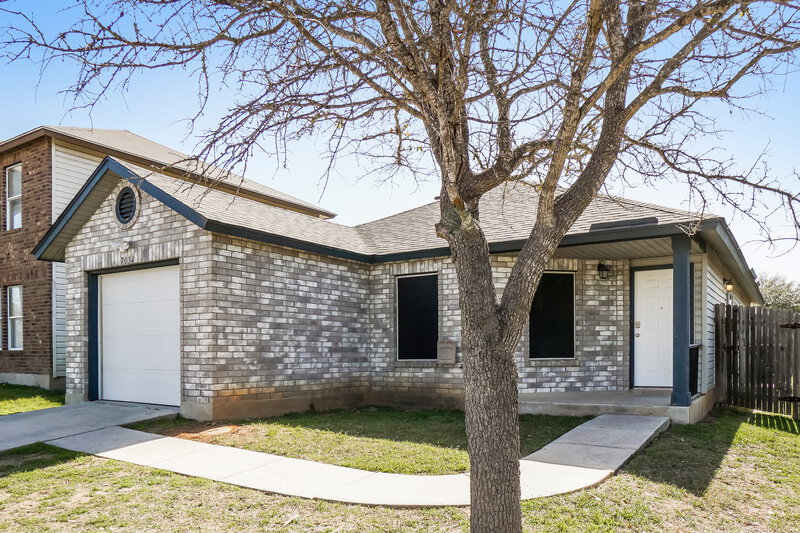 1,315/Mo, 7034 Cole Creek Dr Converse, TX 78109 Front View
