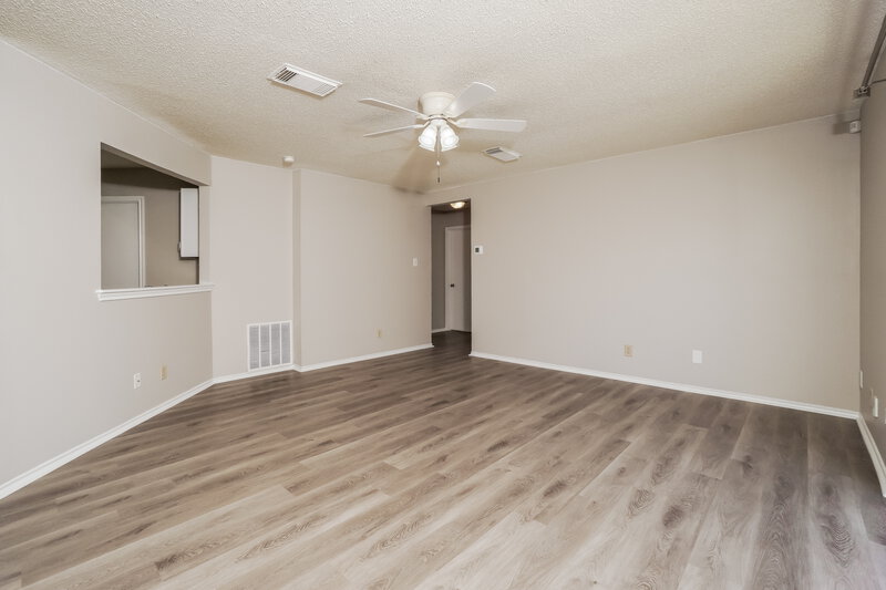 1,315/Mo, 7034 Cole Creek Dr Converse, TX 78109 Living Room View