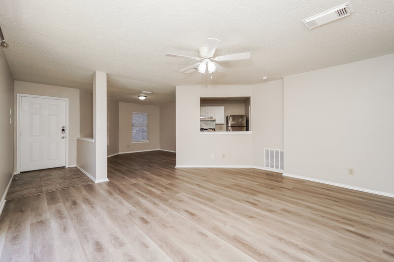 1,315/Mo, 7034 Cole Creek Dr Converse, TX 78109 Living Room View 2