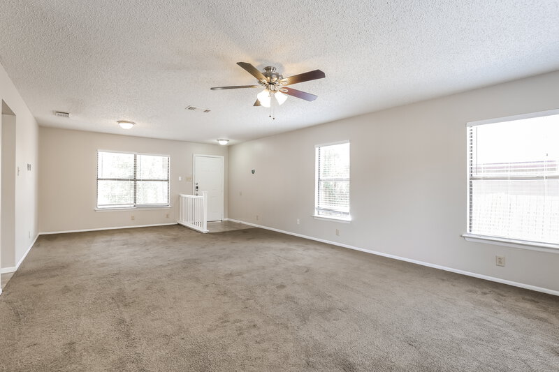 1,725/Mo, 803 Meadow Peak Converse, TX 78109 Living Room View 2