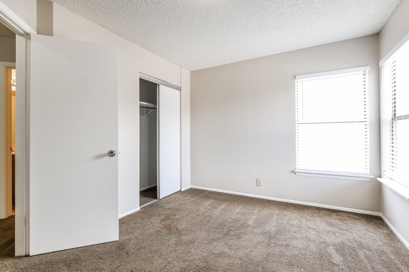 1,725/Mo, 803 Meadow Peak Converse, TX 78109 Bedroom View 2
