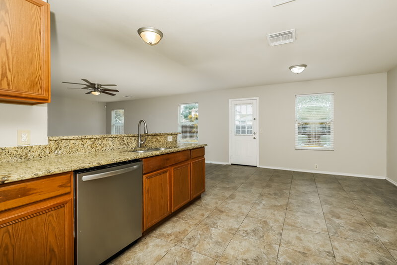 1,820/Mo, 4934 Orchid Star San Antonio, TX 78218 Kitchen View