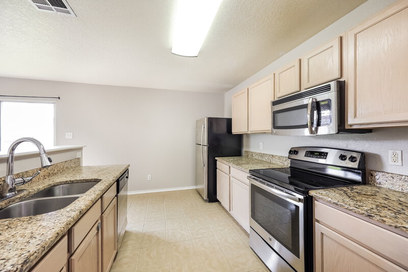 1,555/Mo, 4943 Mesa Bonita San Antonio, TX 78218 Kitchen View 2